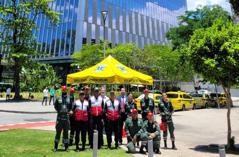 CENTRO PRESENTE DA PMERJ APOIA AO SIMULADO DE DESOCUPAÇÃO DE EMERGÊNCIA